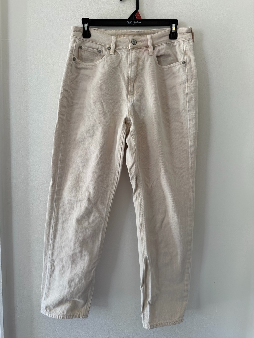 American Eagle Outfitters Straight Leg Jeans in Light Beige